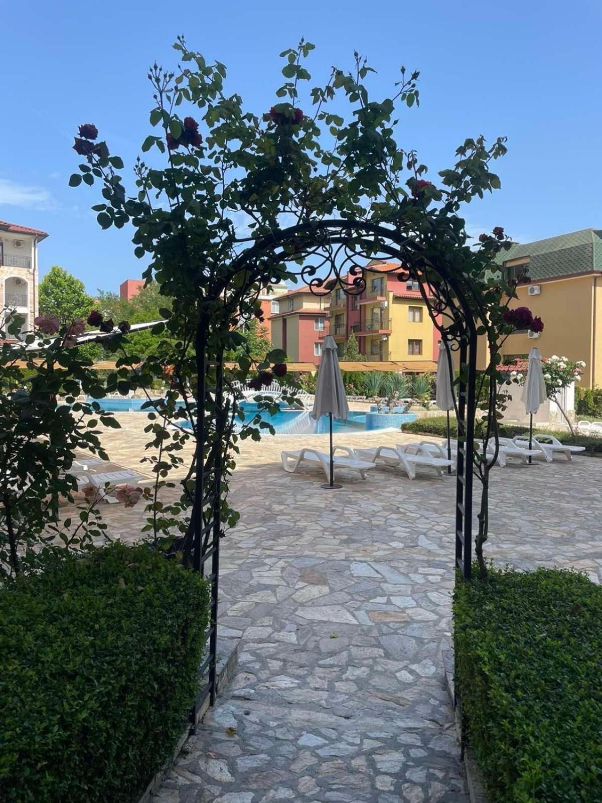 Private Apartments In Apolon Ravda Exterior photo